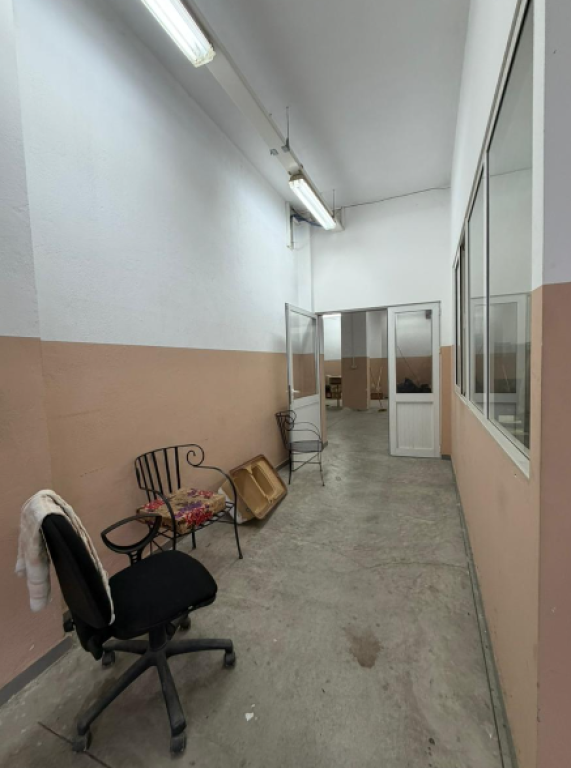 🏢 Jepet me Qira Magazinë në Selitë – pranë Eleonores