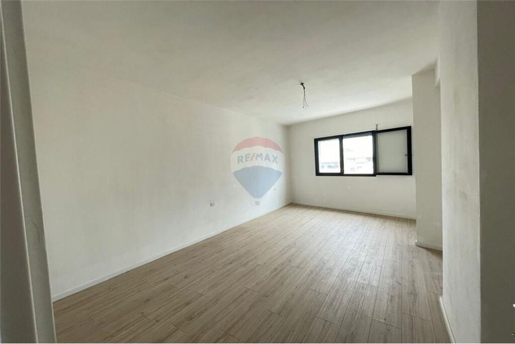 🏢 Apartament 2+1 për Shitje – pranë Bar Urban, Transballkanike, Vlorë