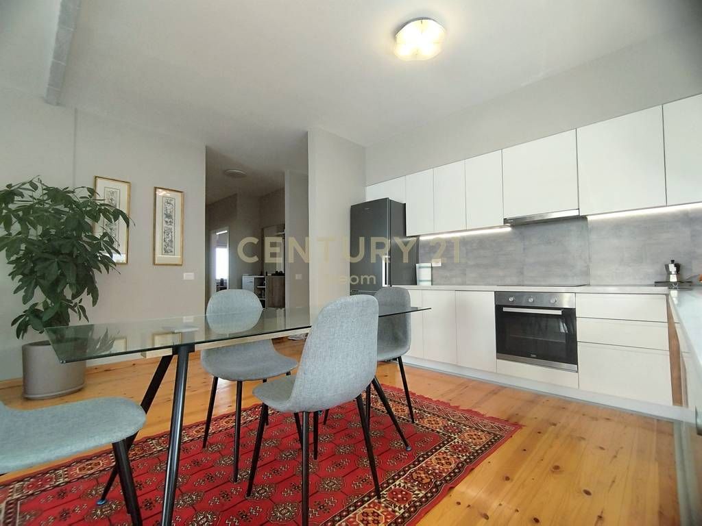 JEPET ME QIRA PENTHOUSE 3+1, KOPSHTI BOTANIK! 1,300 € /Muaj