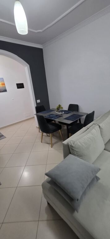 Jepet Me Qera Apartament 2+1+2 Tualete + 1 Ballkon