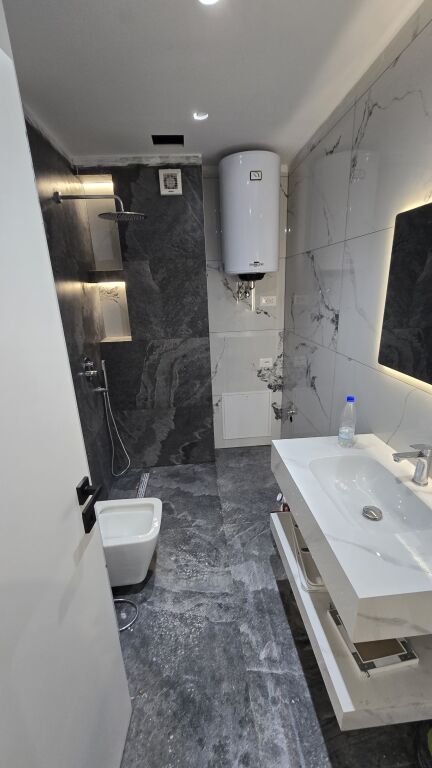 Apartament 1+1 me qera Rrua 5 Maji ne Tirane