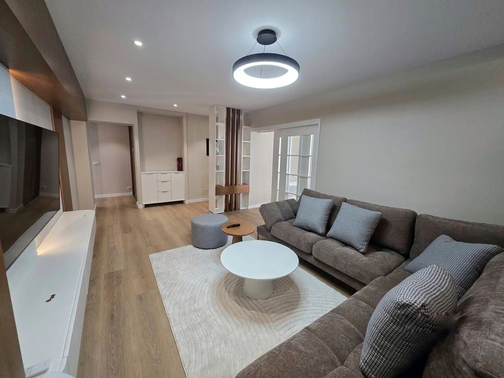 Appartamento di Lusso 2+1+2 in Affitto al 9° Piano!