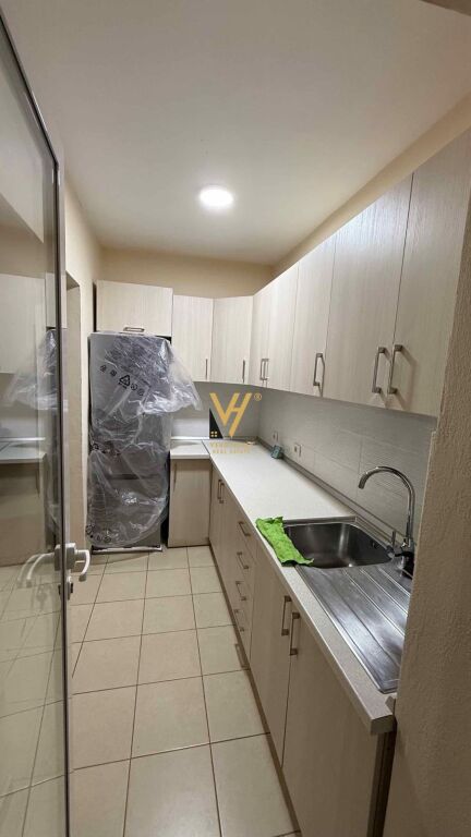 JEPET APARTAMENT 3+1+BLK ME QERA TE XHAMIA E TABAKVE 80.000 LEKE