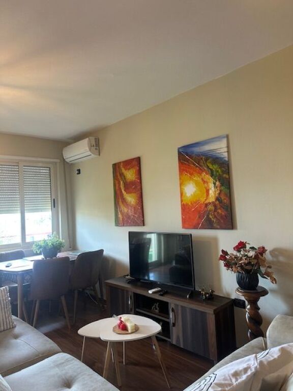 Shitet super apartment 1+1  ne Golem