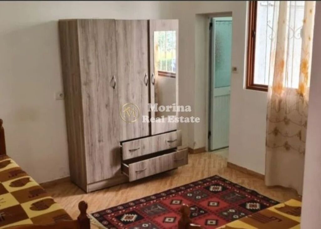 Affitto | Casa privata 1 + 1 | 5 Maji | 300 €/mese
