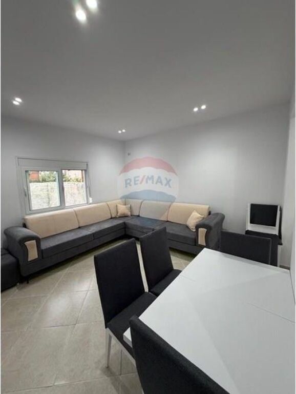 Shtëpi Private në Shitje Cole, Vlorë