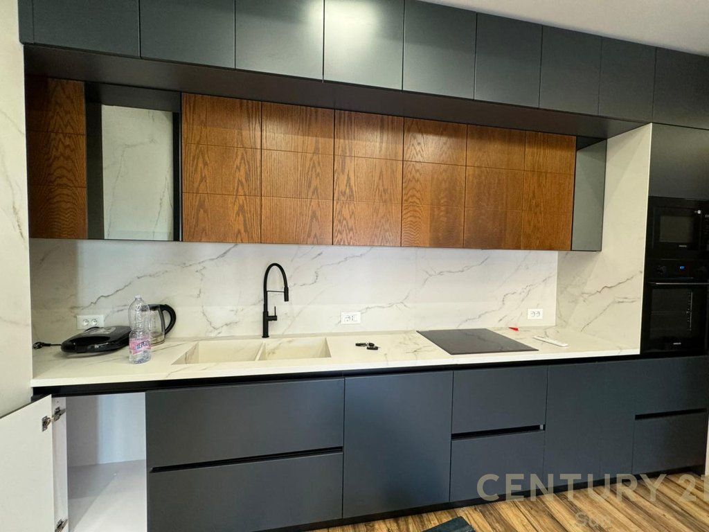 APPARTAMENTO IN VENDITA 2+1+2+2 POSTI AUTO AL COMPLESSO DELIJORGJI! 525.000 €