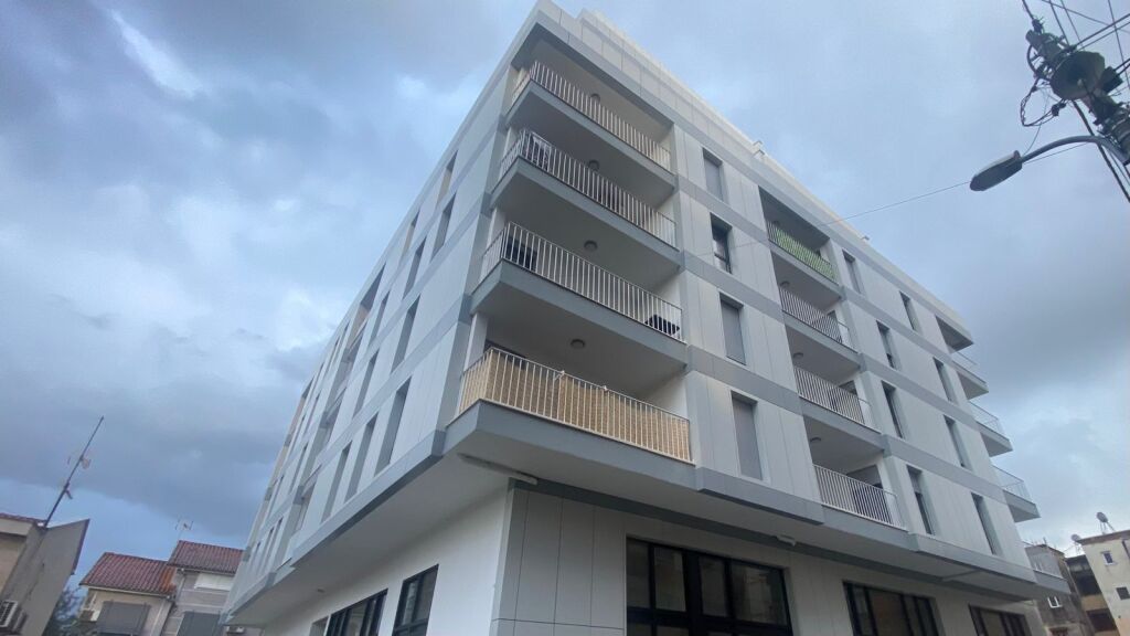 Apartment 2+1 for sale in Xhamllik