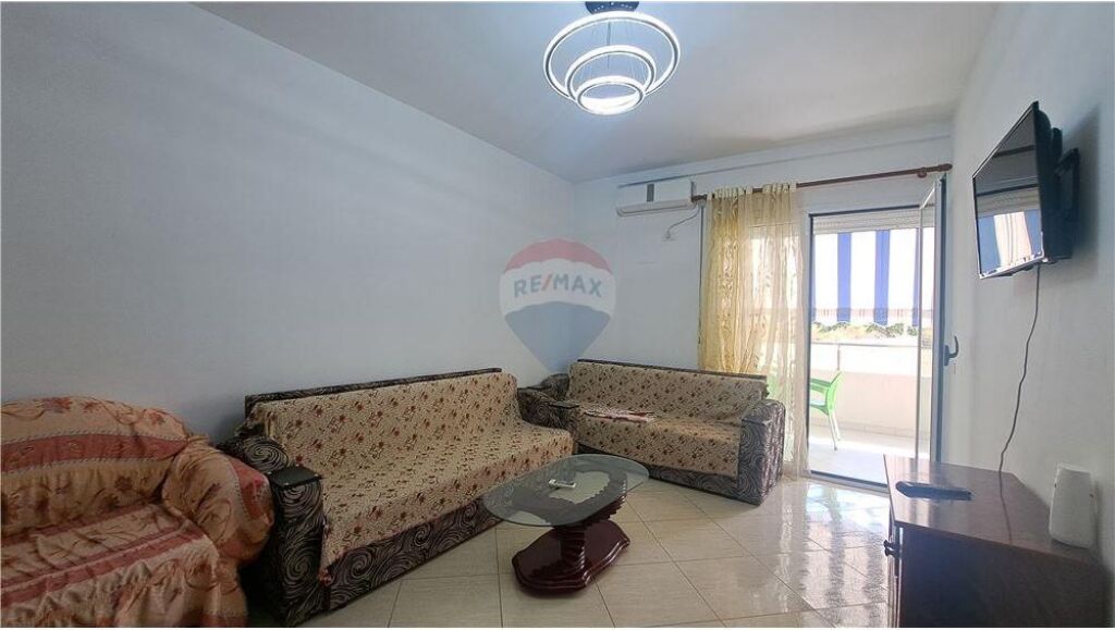 Apartment 1+1 (including a closed garage) for sale, Lungomare, Vlore