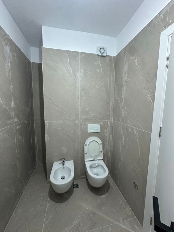 APARTAMENT ME QERA 2+1 5 MAJI 55.000 LEKE