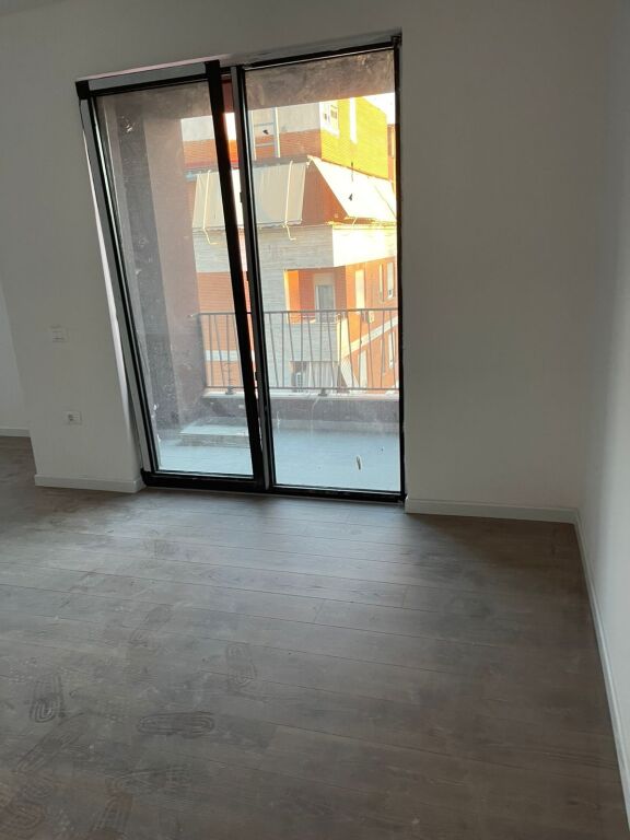 APARTAMENT ME QERA  2+1 MYSLYM SHYR 800 EURO