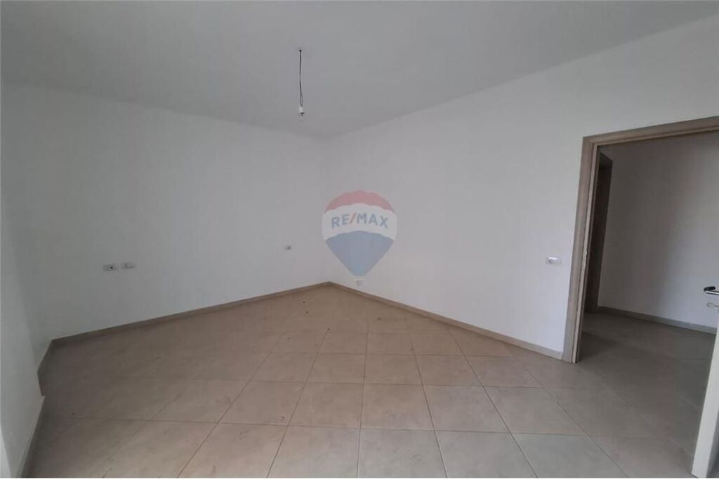 🏡 Apartament 1+1 për Shitje – Transballkanike, përballë Alpetit, Vlorë