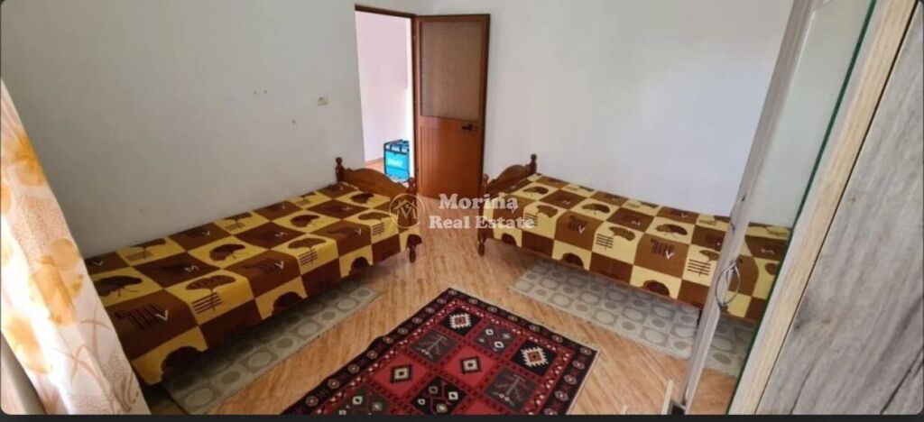 Affitto | Casa privata 1 + 1 | 5 Maji | 300 €/mese