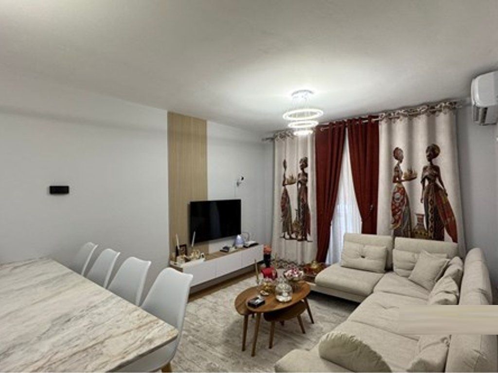 SHITET APARTAMENT 2+1+2+POST PARKIMI  ASTIR
