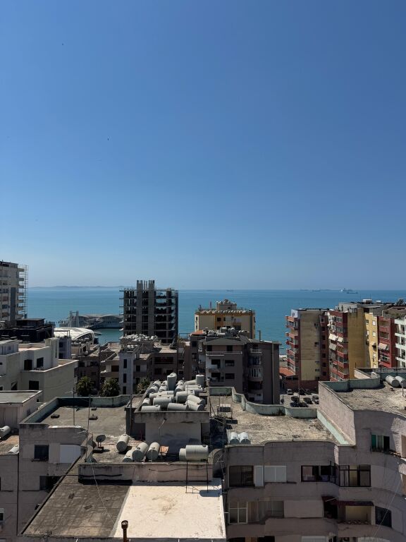 Jepet apartament me qera 2+1+2