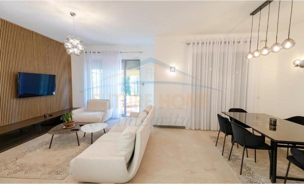 Shitet, Vilë 3 Katëshe, Rezidenca Porta e Gjelbër, Tiranë.