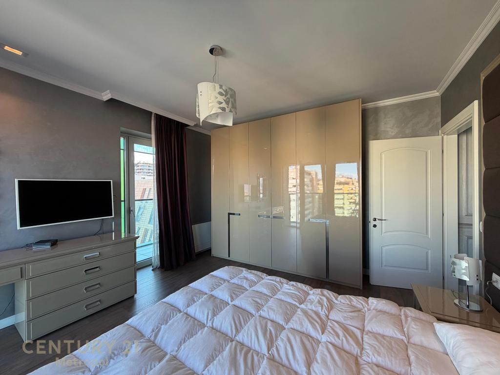 Jepet me Qira Apartament Elitar 2+1+2 tek Ambasador 3  ----   3,000 € /Muaj