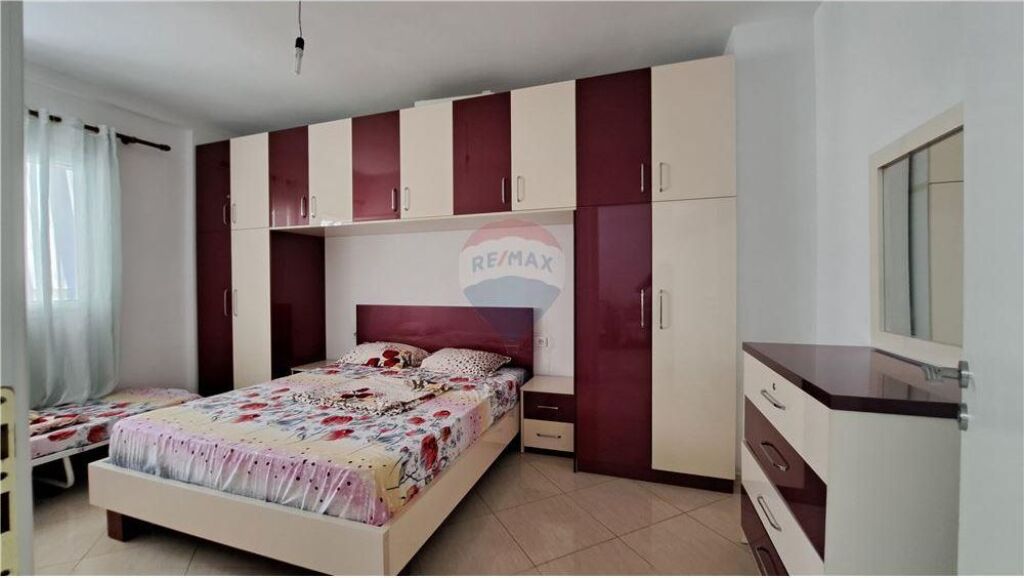 Apartment 1+1 (including a closed garage) for sale, Lungomare, Vlore