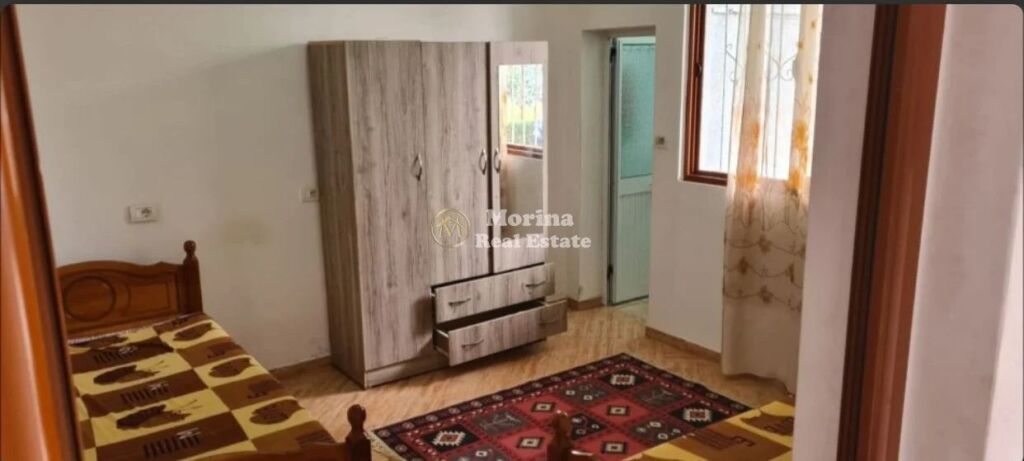 Affitto | Casa privata 1 + 1 | 5 Maji | 300 €/mese