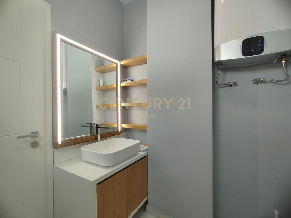 JEPET ME QIRA PENTHOUSE 3+1, KOPSHTI BOTANIK! 1,300 € /Muaj