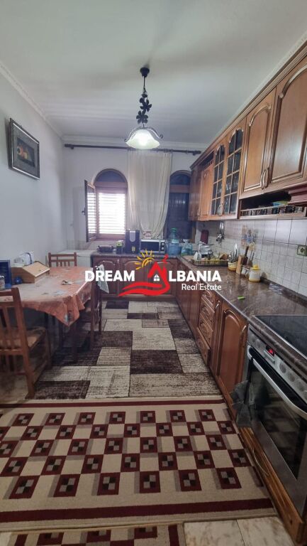 For rent, the 3rd floor of a Private House, 5 Maji Street in Tirana (ID 4251436)