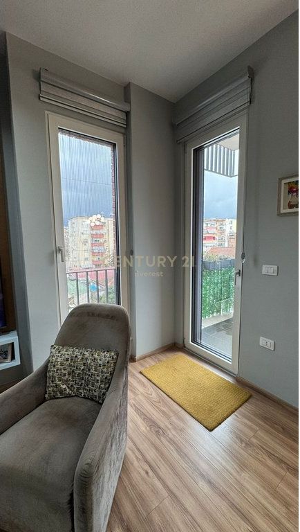 FARMACIA 10-SHESIM APARTAMENT 2+1+2 + POST PARKIMI