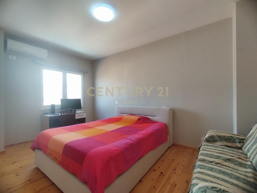 JEPET ME QIRA PENTHOUSE 3+1, KOPSHTI BOTANIK! 1,300 € /Muaj