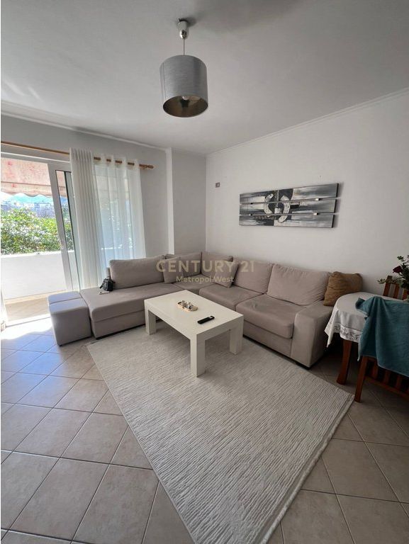 Apartament 1+1 Për Shitje prane Square 21!