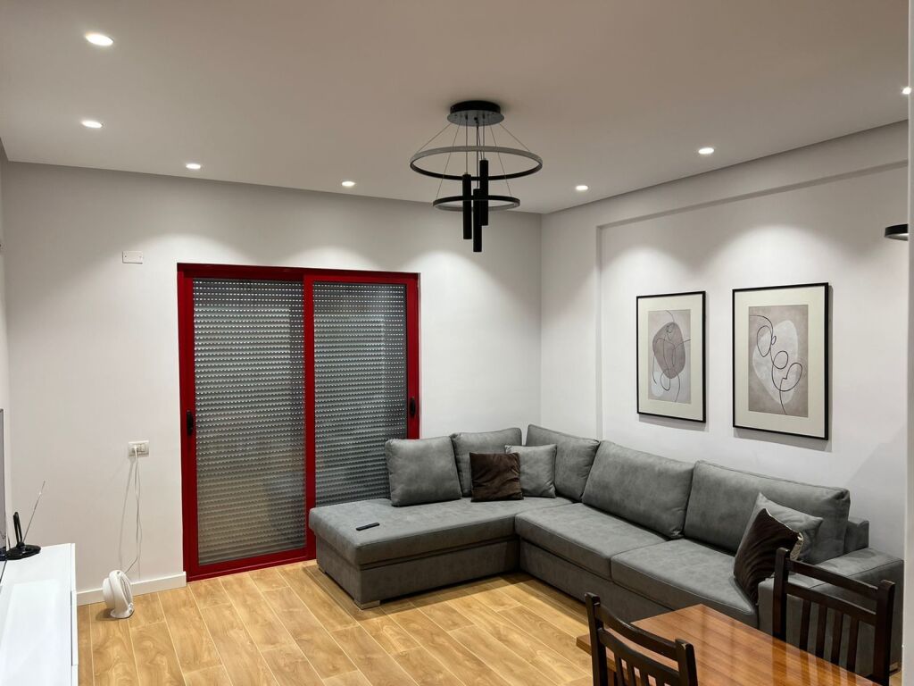 Apartament me qera te Pallatet E Verdha!