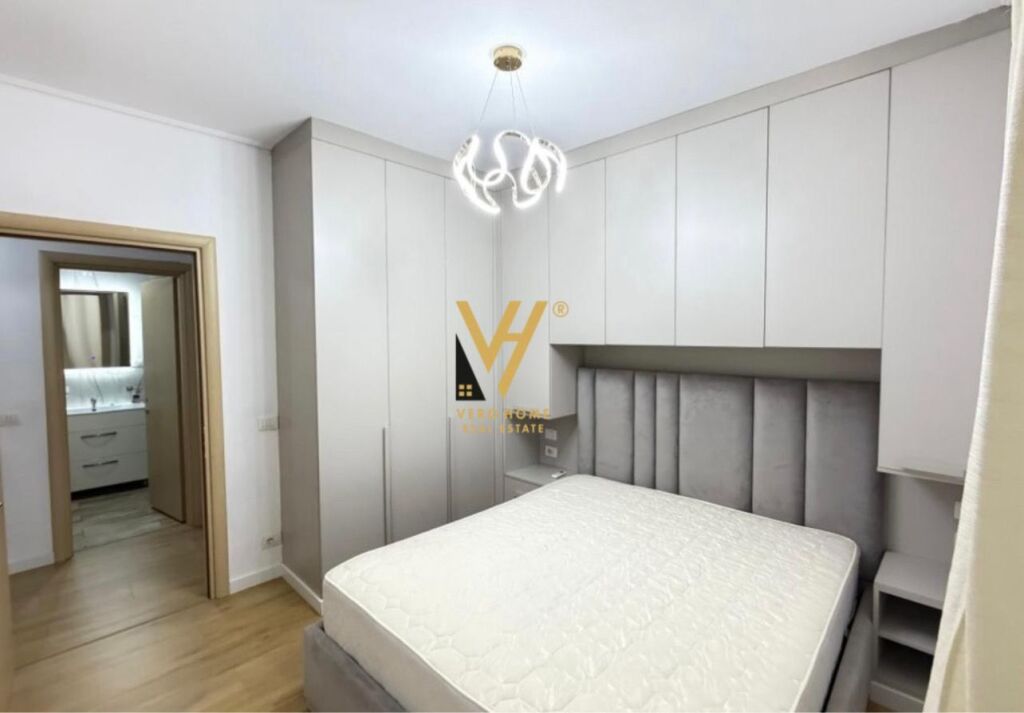 JEPET APARTAMENT 2+1+2 ME QIRA TE KOPSHTI BOTANIK 700 EURO