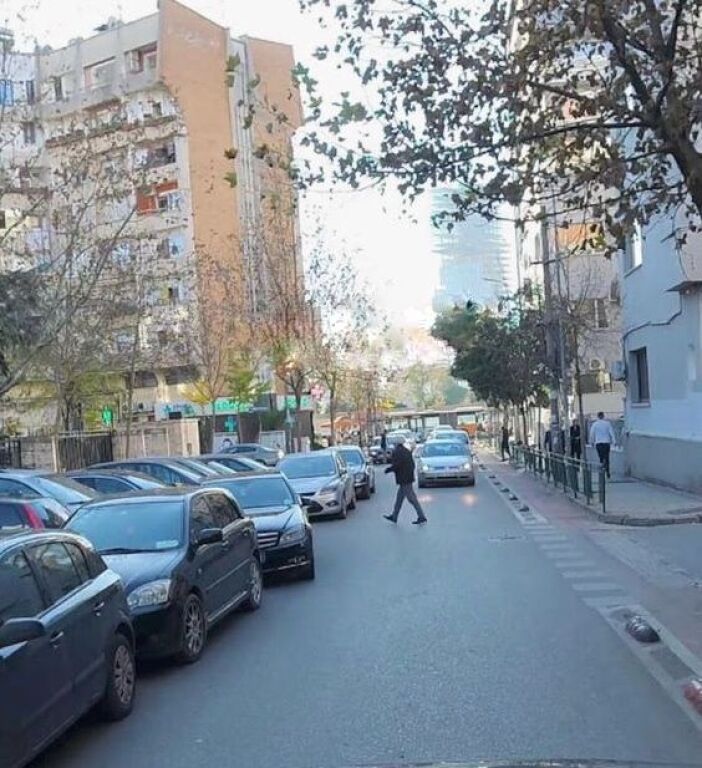 9-KATESHET-ZYRE PER QIRA 500 € /Muaj