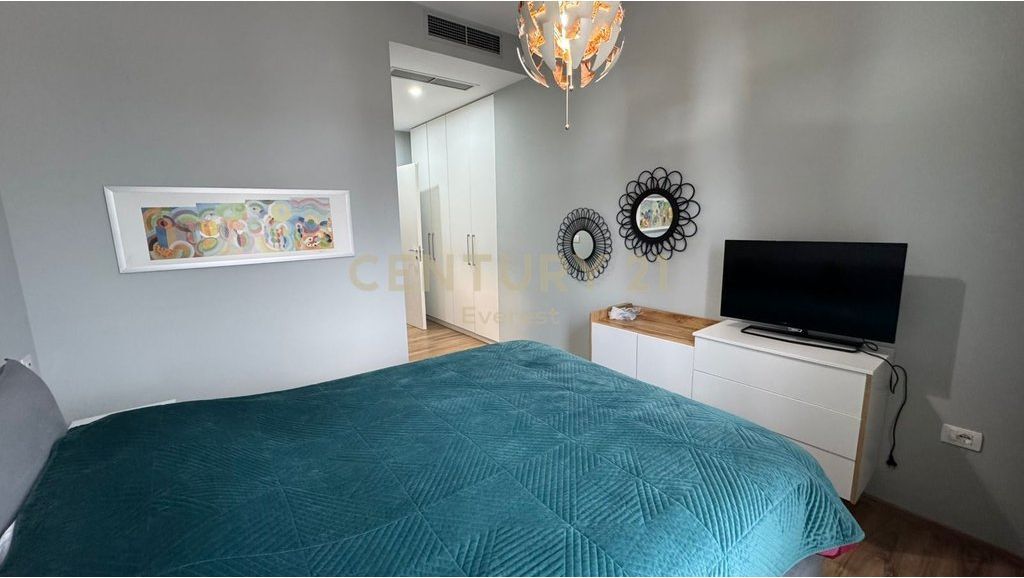 FARMACIA 10-SHESIM APARTAMENT 2+1+2 + POST PARKIMI