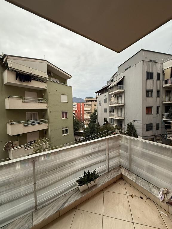 Qera, Apartament 1+1, Fresk, Tirane