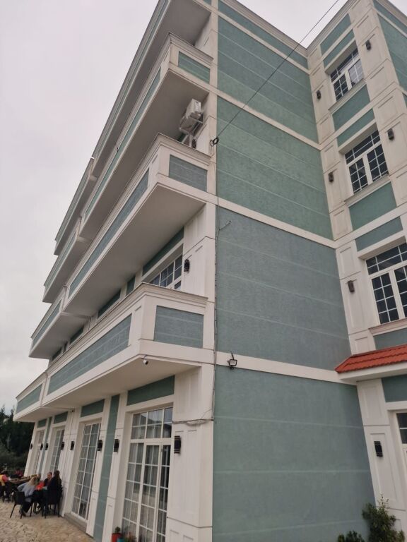 Eskluzive,Jepet me qera godine per bar-restorant-hoteleri ne Paskuqan