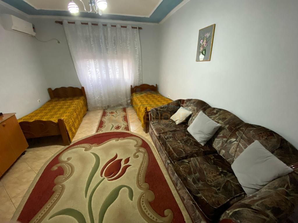 Shitet, Apartament 2+1, Kombinat, Tiranë. BLL64546