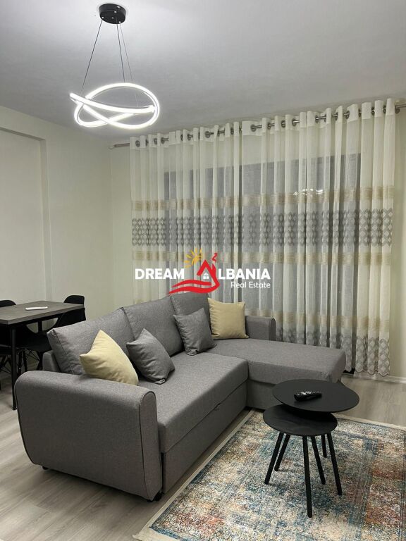 Jepet me qera apartament 2+1+post parkimi tek rruga e Durrsit prane Colosseo (ID 4219386)