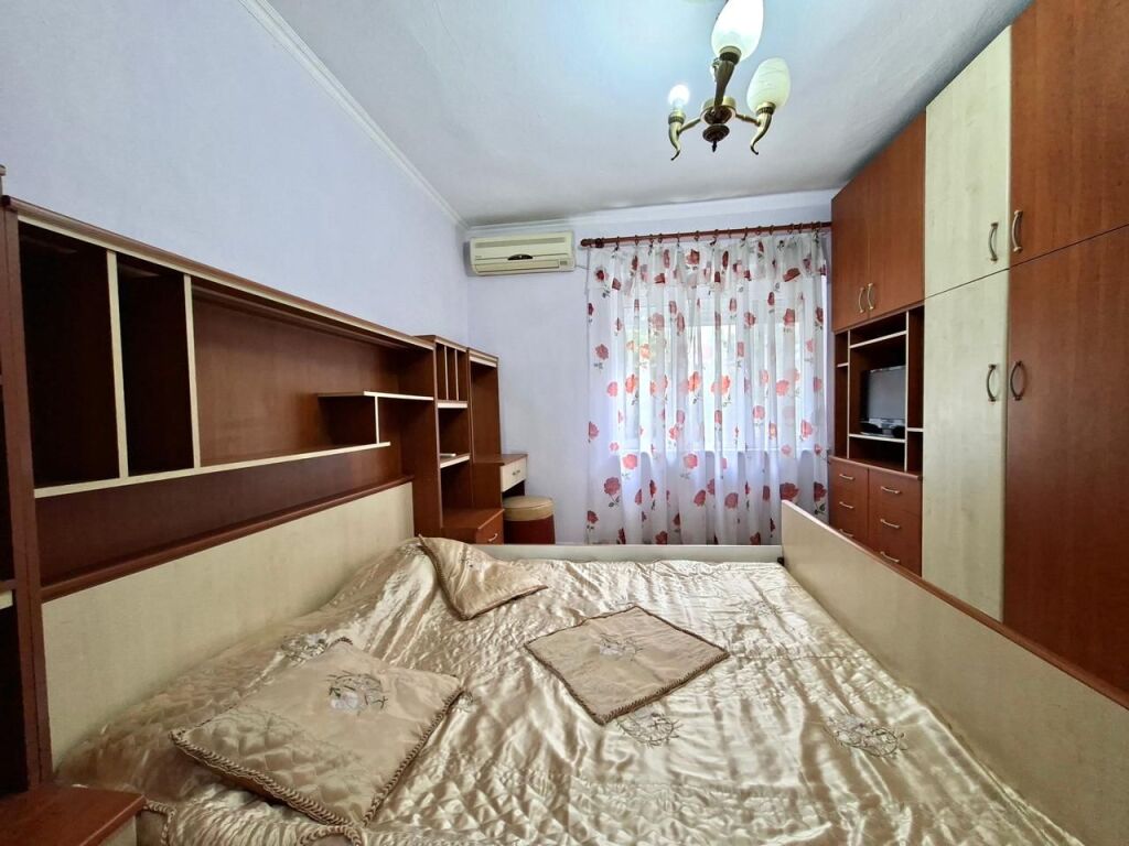  Jepet me Qera:Apt. 3+1+2wc &amp; 1 bllk 📍Petro Nini ) Hera e parë me qera || Super vendndodhje ✨️ 70,000 lekë / Muaji 💶