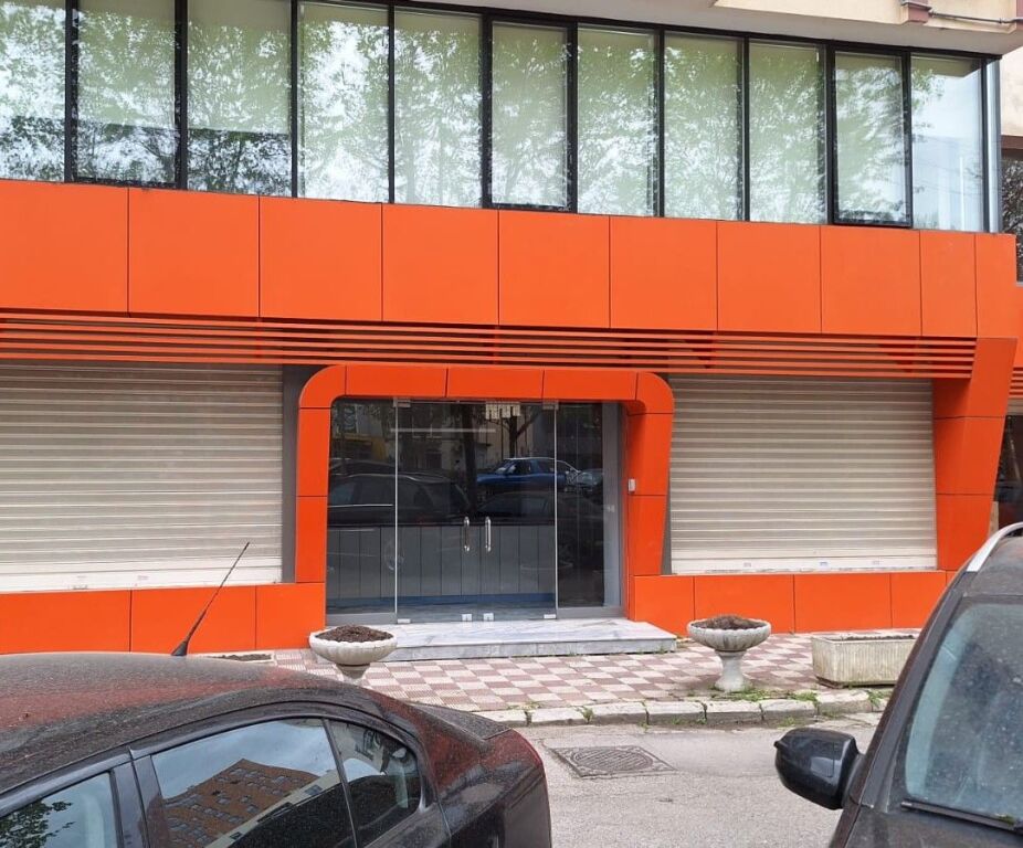 DYQAN ME QERA 186.5 M2 RRUGA DRITAN HOXHA 3000 EURO