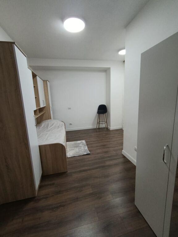 3+1+2 ME POST PARKIMI NE KOMUNE TE PARISIT ME QERA