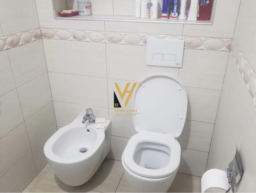 JEPET APARTAMENT 2+1+BLK ME QIRA NE MYSLYM SHYR 75.000 LEKE