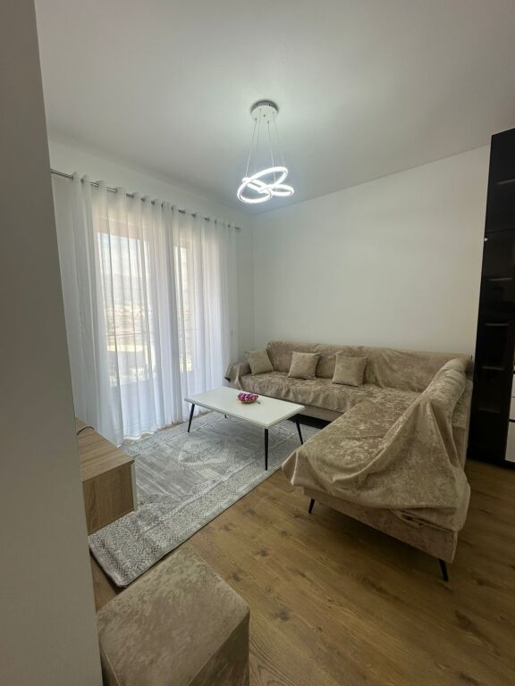 Apartament me qera 2+1+post parkimi