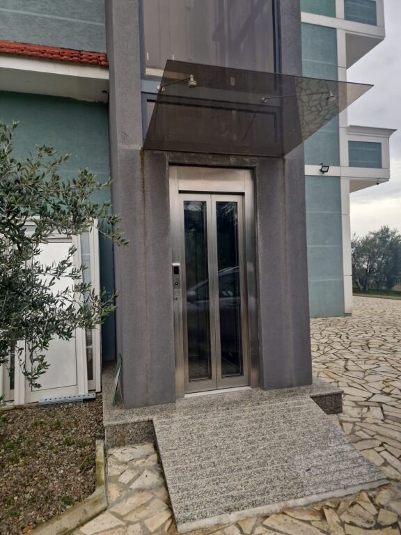 Eskluzive,Jepet me qera godine per bar-restorant-hoteleri ne Paskuqan