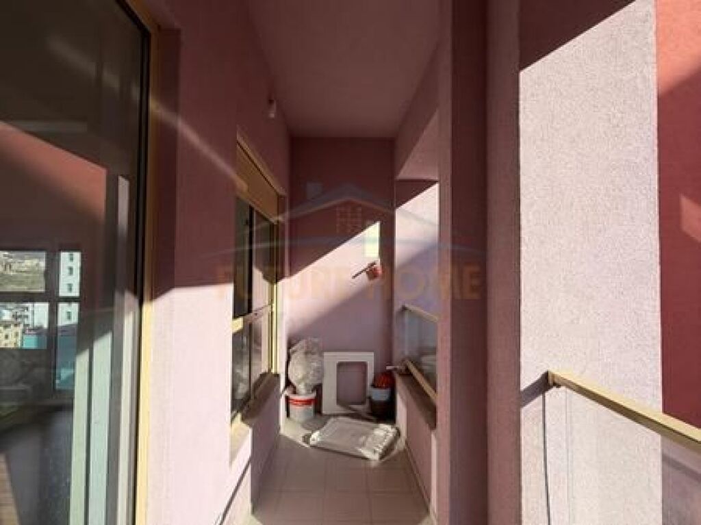 Shitet, Apartament 1+1, Kompleksi Mangalem, Tiranë.