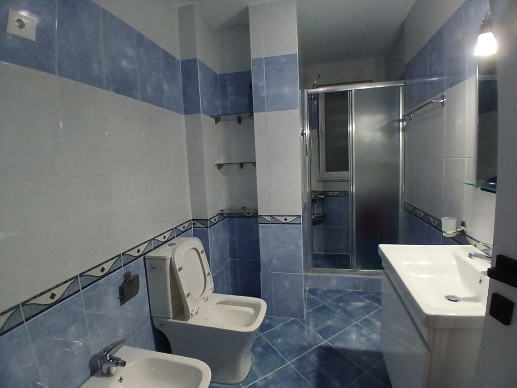Jepet Me Qera Apartament 2+1+1 Ballkon