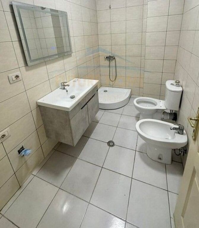 Shitet, Apartament 1+1, Unaza e Re