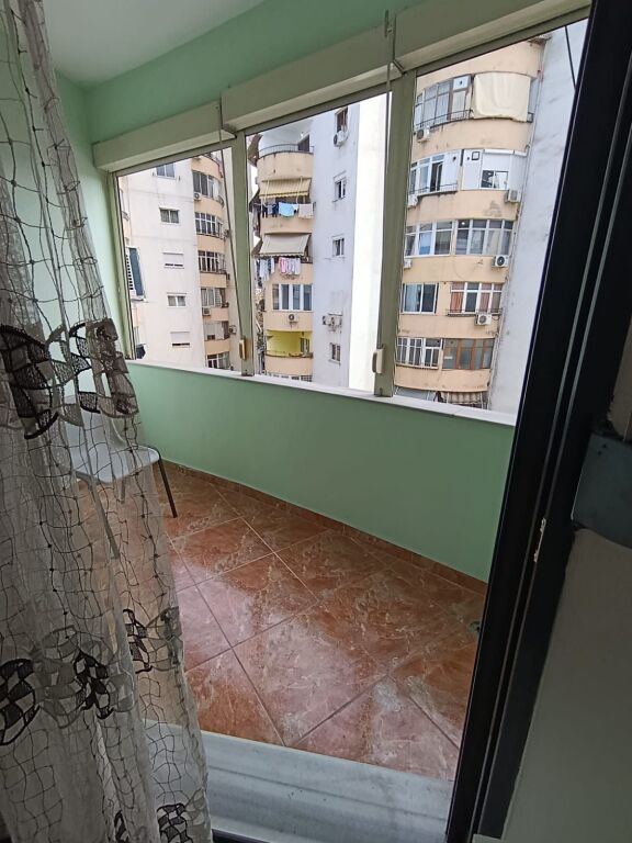 3+1+2 ME POST PARKIMI NE KOMUNE TE PARISIT ME QERA