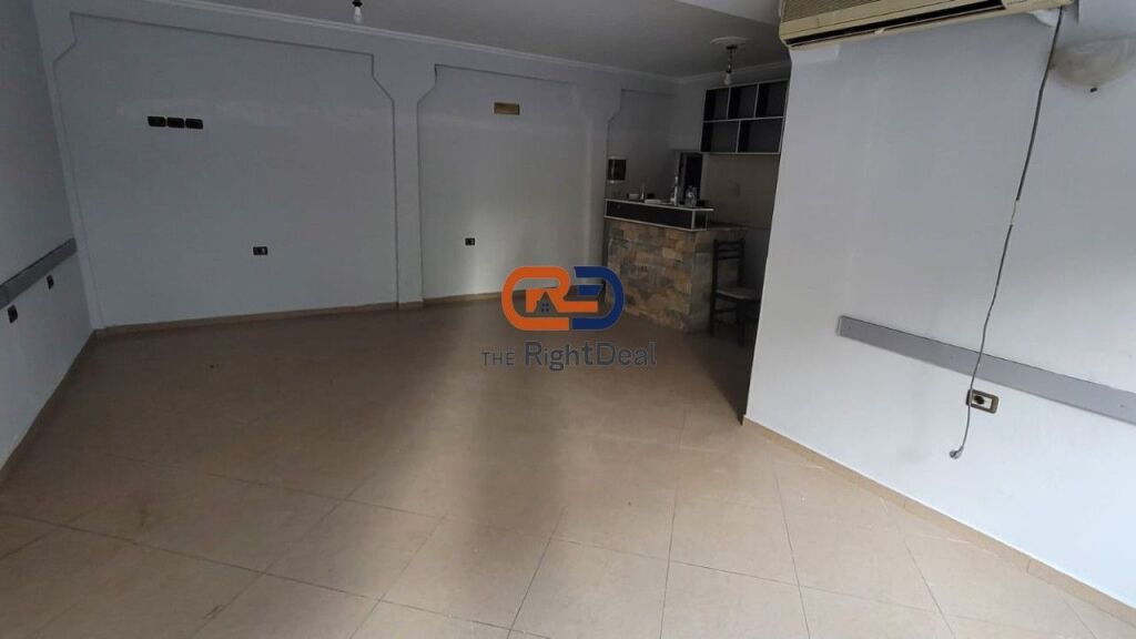 In Kombinat, Premises for Sale by the Road!!