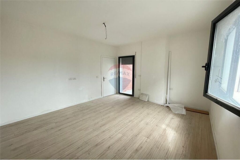 🏢 Apartament 2+1 për Shitje – pranë Bar Urban, Transballkanike, Vlorë