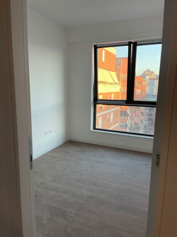 APARTAMENT ME QERA  2+1 MYSLYM SHYR 800 EURO