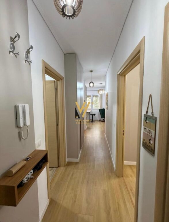 JEPET APARTAMENT 2+1+2 ME QIRA TE KOPSHTI BOTANIK 700 EURO